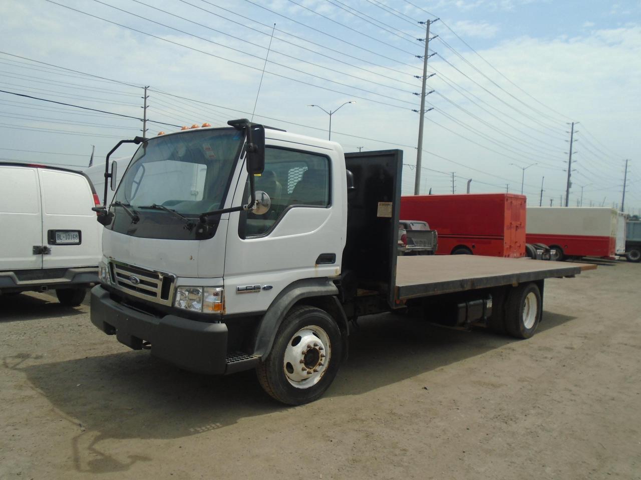 2007 Ford LCF FLAT BED - Photo #3