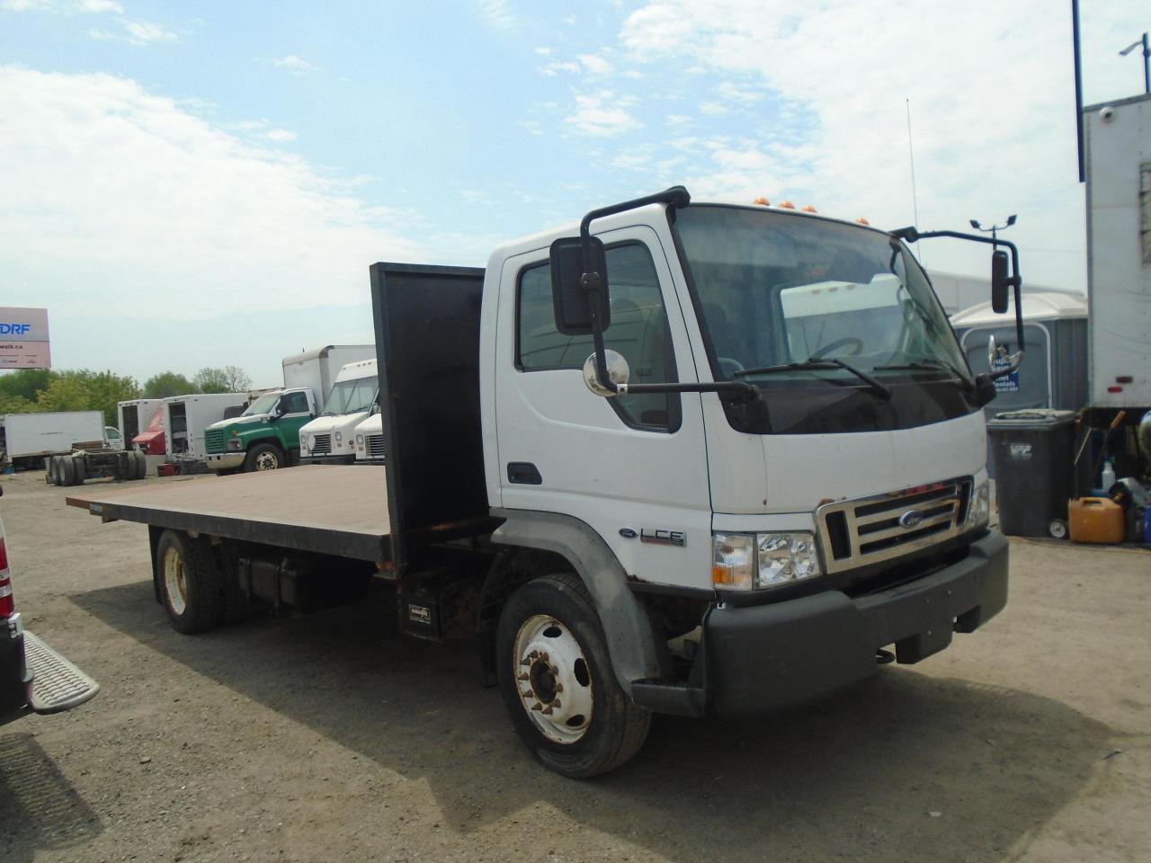 2007 Ford LCF FLAT BED Photo3