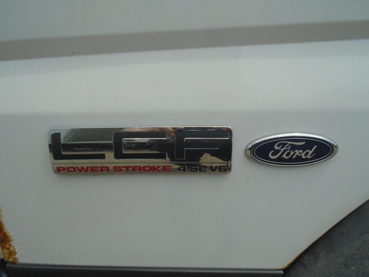 2007 Ford LCF FLAT BED - Photo #26