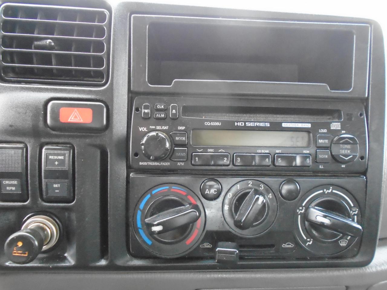 2007 Ford LCF FLAT BED - Photo #40