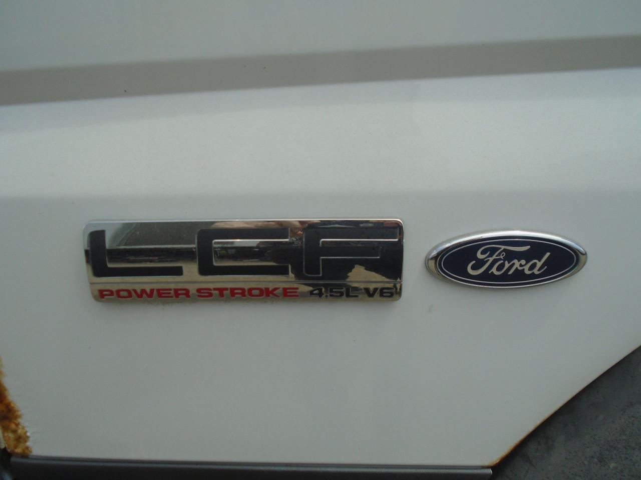 2007 Ford LCF FLAT BED - Photo #24