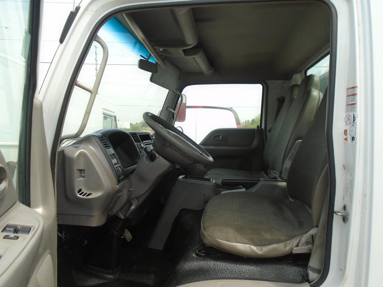 2007 Ford LCF FLAT BED - Photo #32