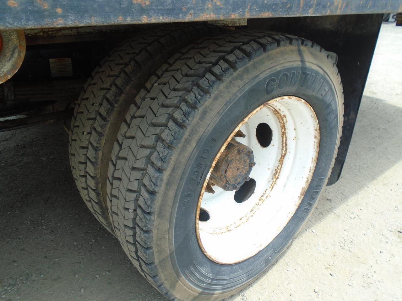 2007 Ford LCF FLAT BED Photo