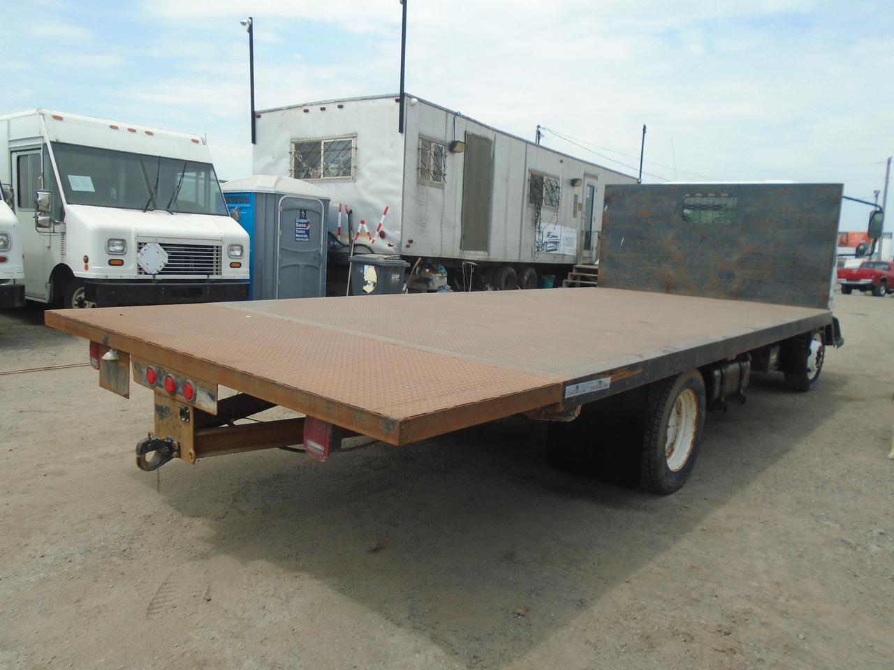 2007 Ford LCF FLAT BED Photo