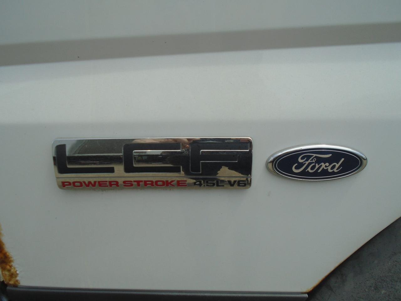 2007 Ford LCF FLAT BED Photo