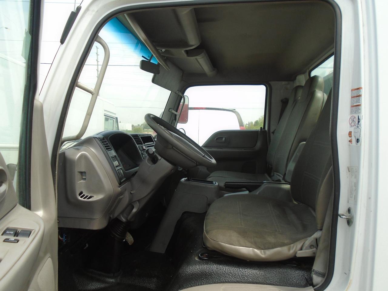 2007 Ford LCF FLAT BED Photo