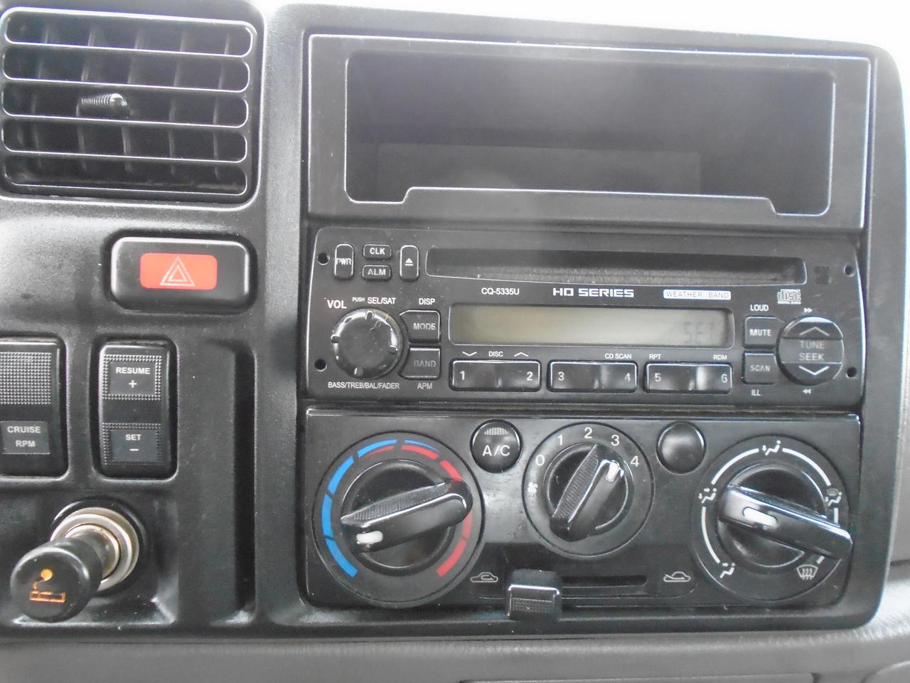 2007 Ford LCF FLAT BED Photo