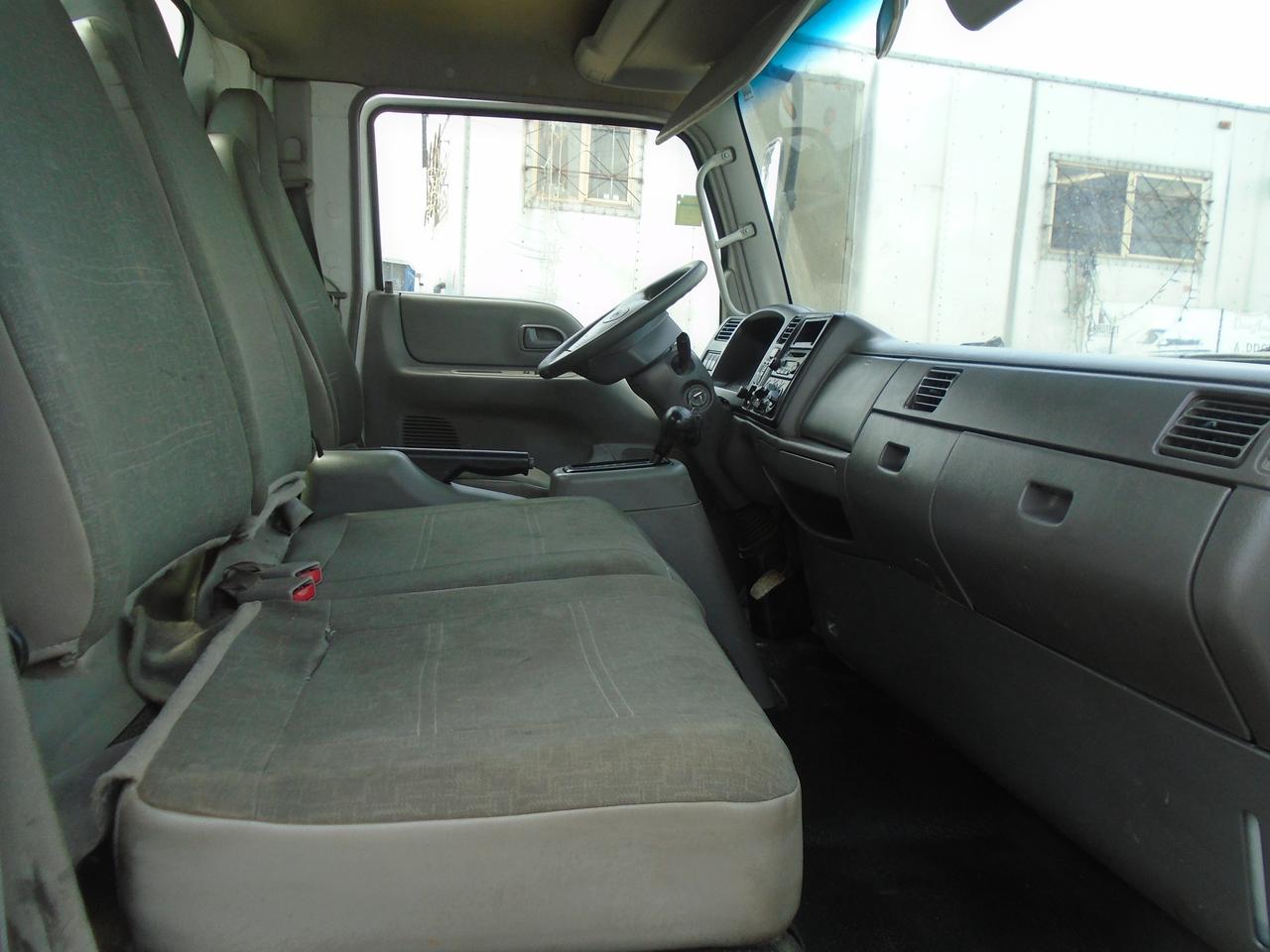 2007 Ford LCF FLAT BED Photo