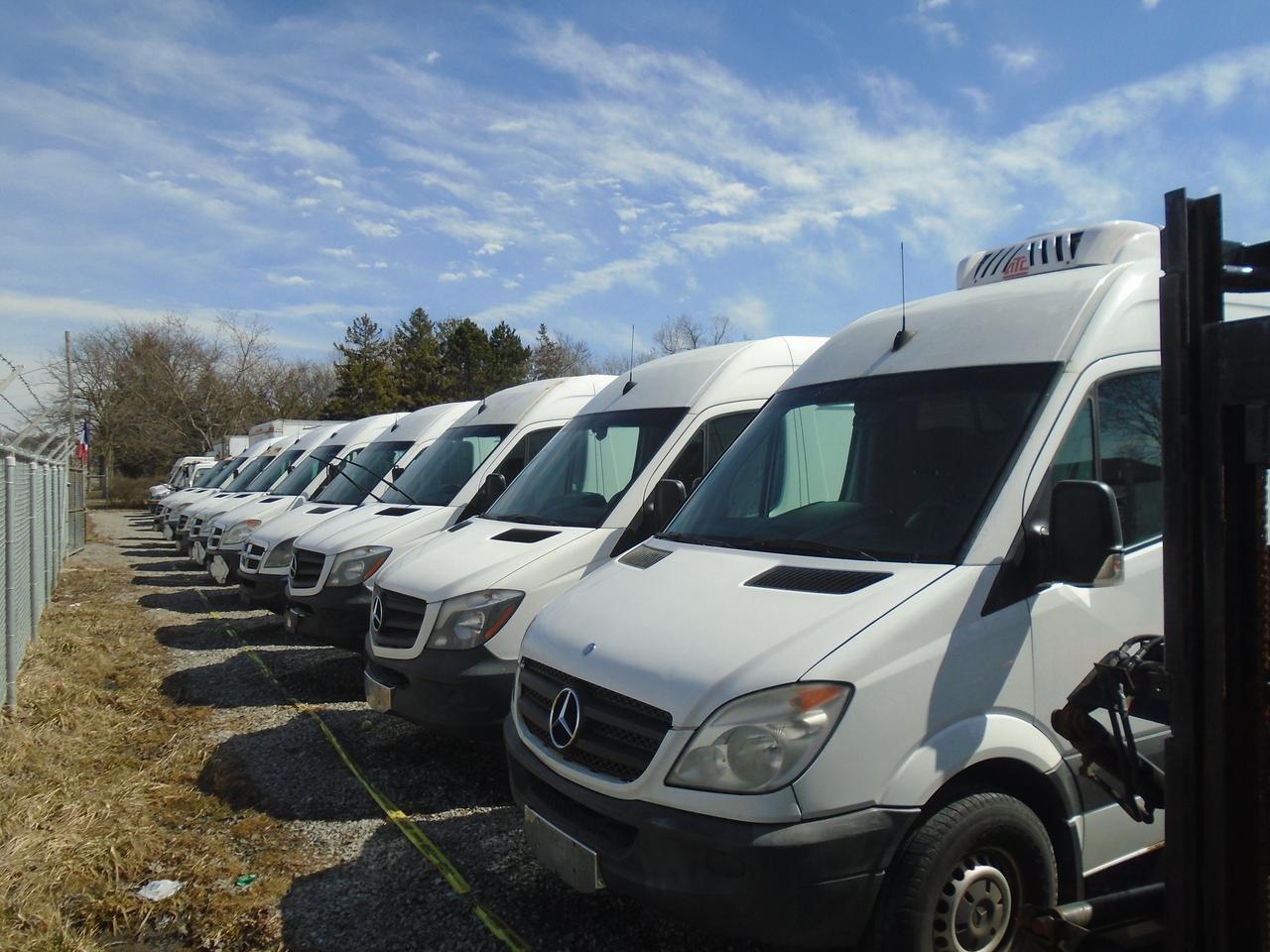 2007 Ford LCF FLAT BED Photo