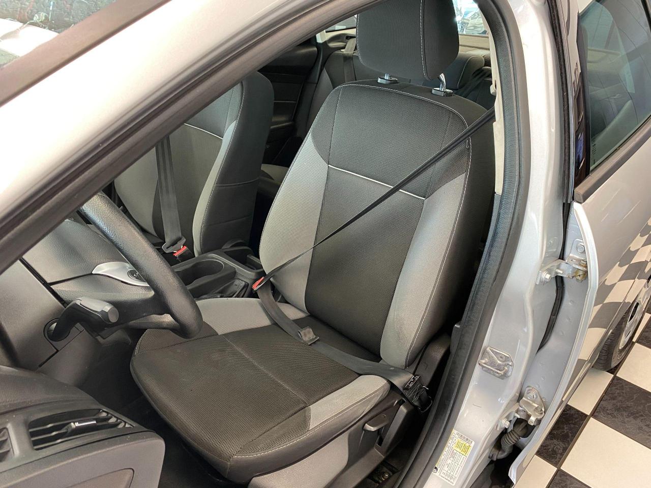 2014 Ford Focus S+New Brakes+A/C+Bluetooth Photo69