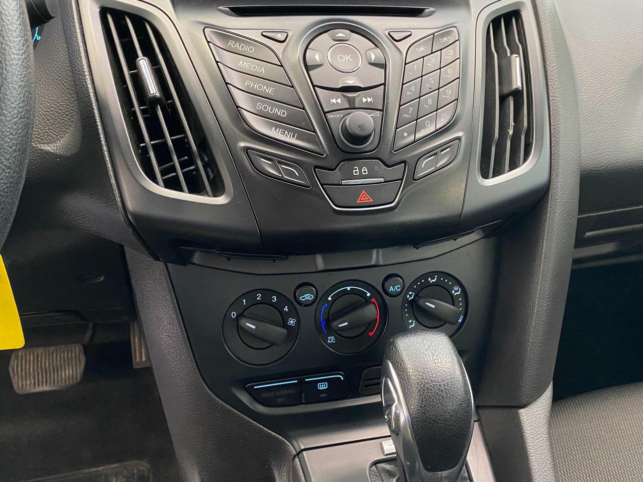 2014 Ford Focus S+New Brakes+A/C+Bluetooth Photo83
