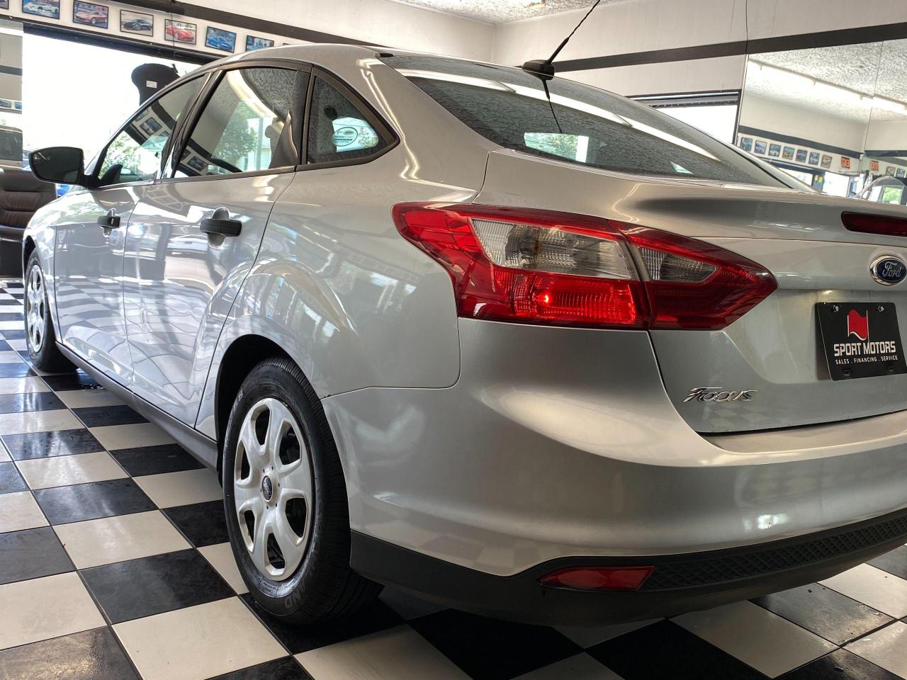 2014 Ford Focus S+New Brakes+A/C+Bluetooth Photo87
