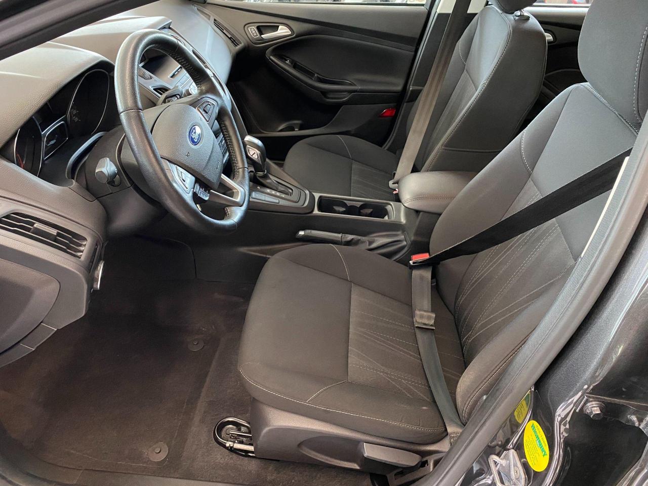 2016 Ford Focus SE+Camera+Heated Seats+New Tires+CLEAN CARFAX - Photo #17