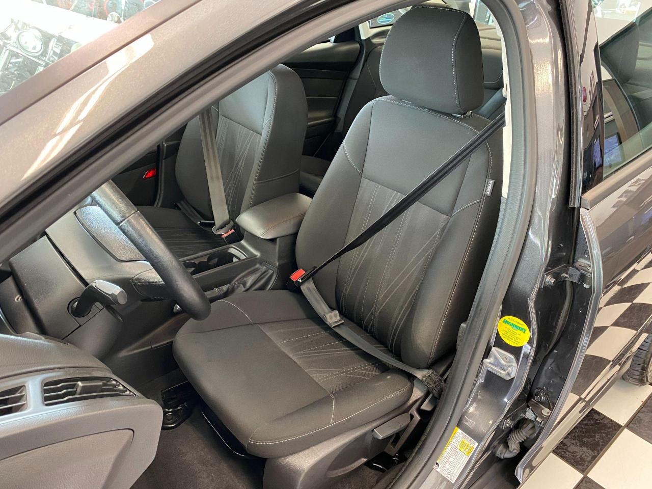 2016 Ford Focus SE+Camera+Heated Seats+New Tires+CLEAN CARFAX - Photo #18