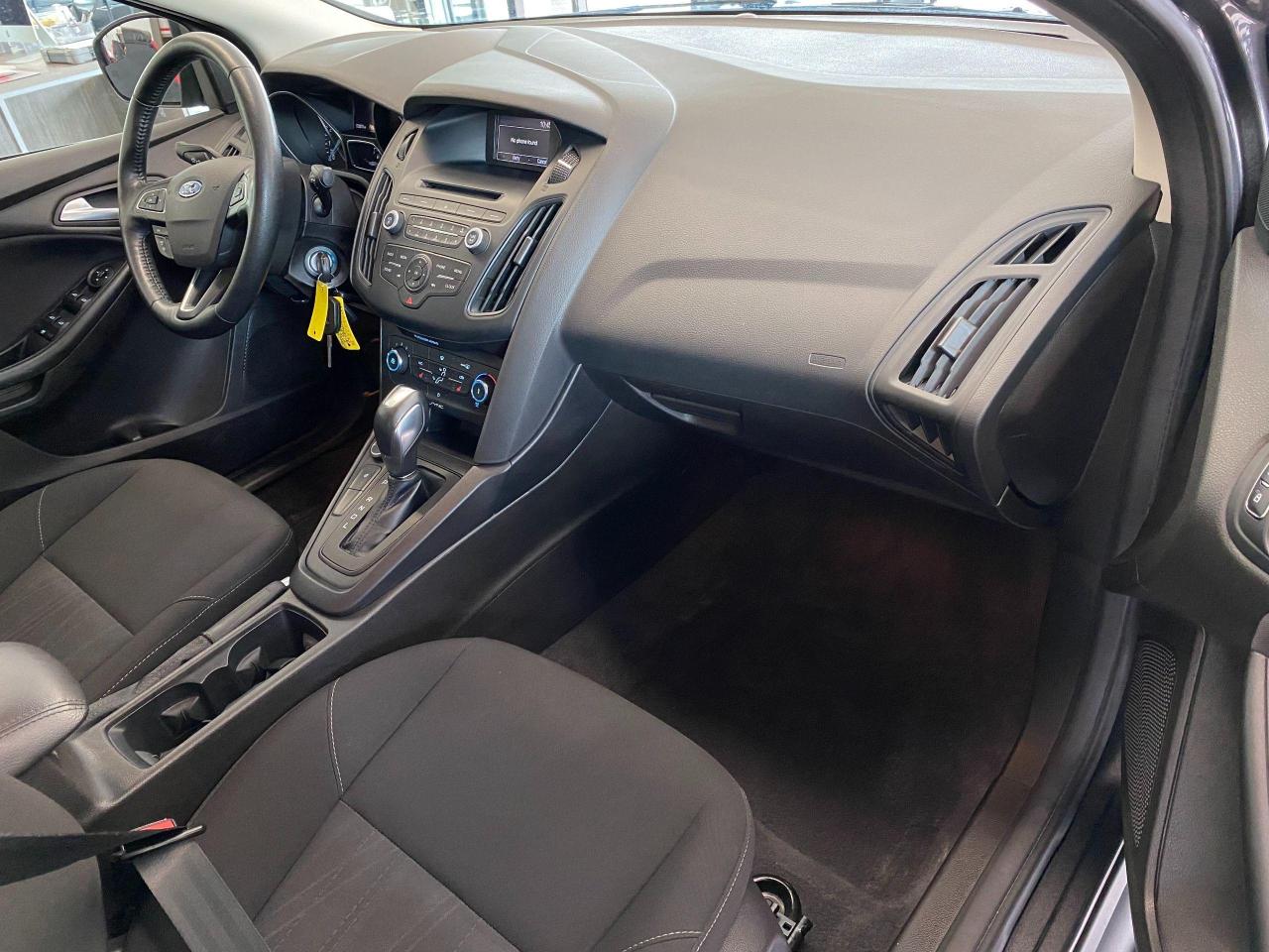 2016 Ford Focus SE+Camera+Heated Seats+New Tires+CLEAN CARFAX - Photo #19