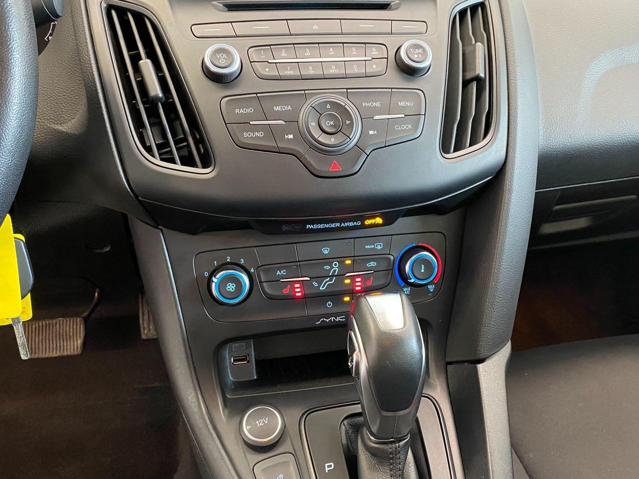 2016 Ford Focus SE+Camera+Heated Seats+New Tires+CLEAN CARFAX - Photo #32
