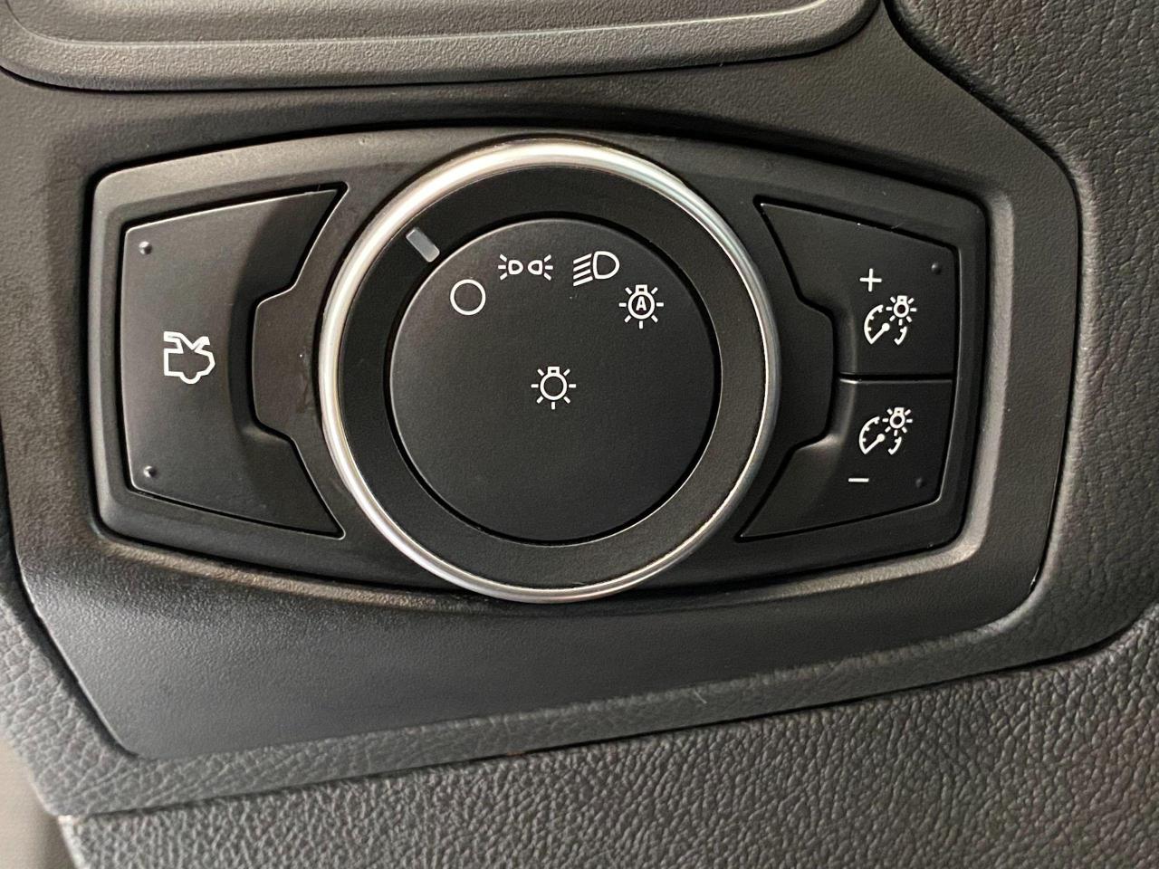2016 Ford Focus SE+Camera+Heated Seats+New Tires+CLEAN CARFAX - Photo #51