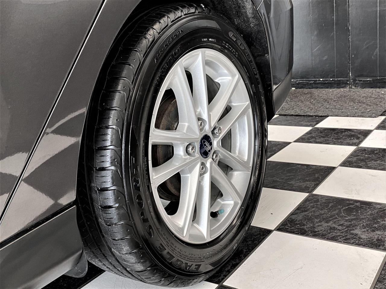 2016 Ford Focus SE+Camera+Heated Seats+New Tires+CLEAN CARFAX Photo119