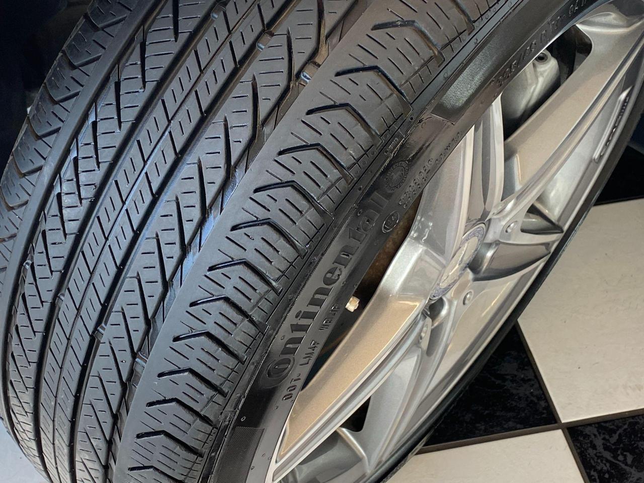 2017 Mercedes-Benz C-Class C300 4Matic AMG PKG+Xenons+Camera+Roof+CLEANCARFAX - Photo #12