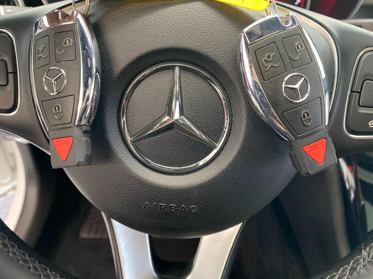 2017 Mercedes-Benz C-Class C300 4Matic AMG PKG+Xenons+Camera+Roof+CLEANCARFAX - Photo #17
