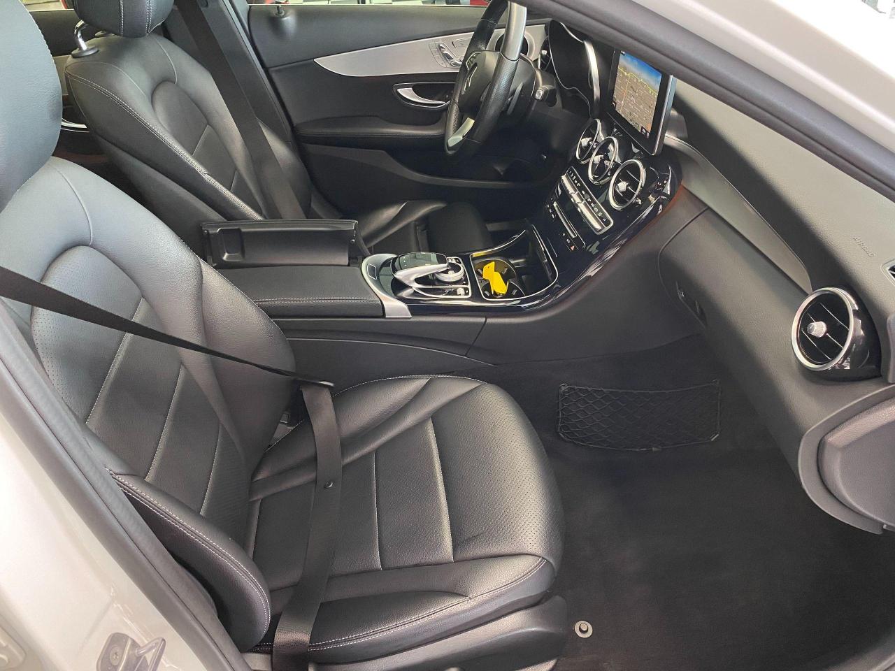 2017 Mercedes-Benz C-Class C300 4Matic AMG PKG+Xenons+Camera+Roof+CLEANCARFAX - Photo #23