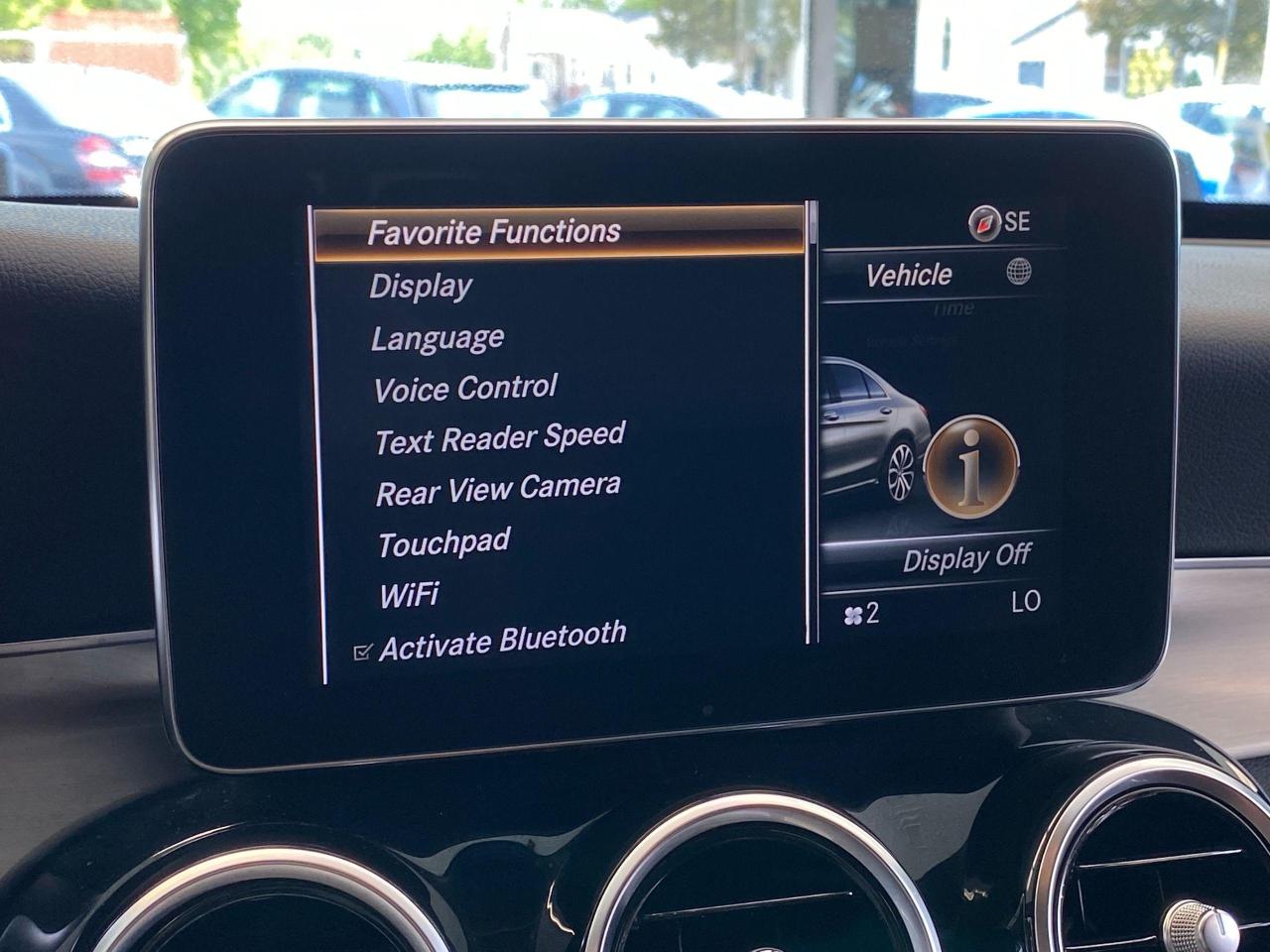 2017 Mercedes-Benz C-Class C300 4Matic AMG PKG+Xenons+Camera+Roof+CLEANCARFAX - Photo #35