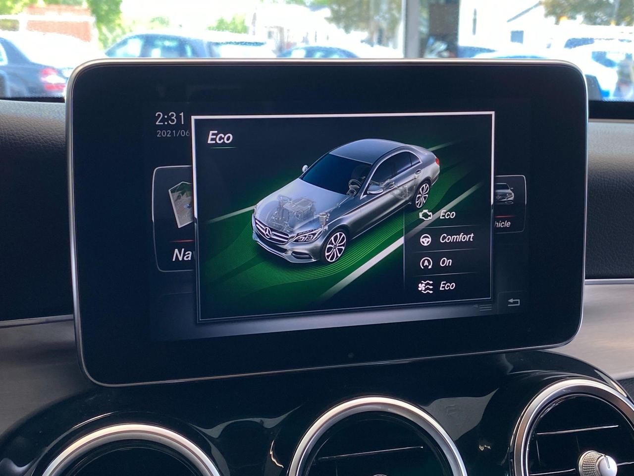2017 Mercedes-Benz C-Class C300 4Matic AMG PKG+Xenons+Camera+Roof+CLEANCARFAX - Photo #38