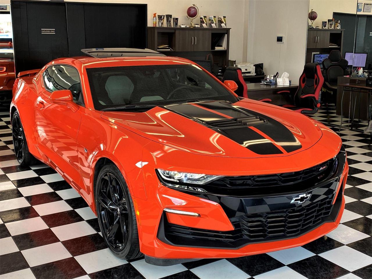 2019 Chevrolet Camaro 2SS 6.2L V8+2 ToneCooled Leather+Roof+CLEAN CARFAX - Photo #5