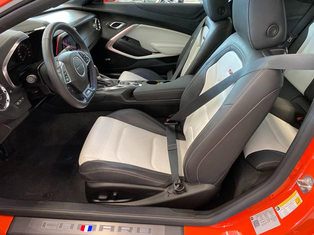 2019 Chevrolet Camaro 2SS 6.2L V8+2 ToneCooled Leather+Roof+CLEAN CARFAX - Photo #19