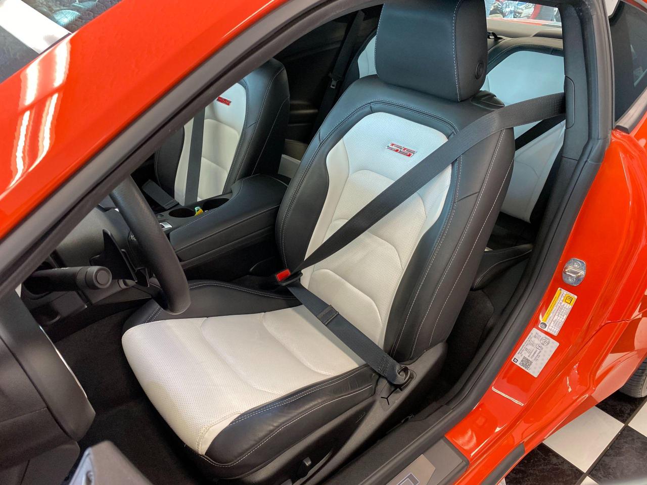 2019 Chevrolet Camaro 2SS 6.2L V8+2 ToneCooled Leather+Roof+CLEAN CARFAX - Photo #20