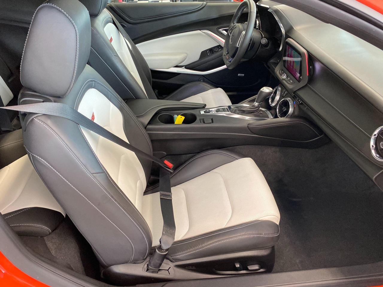 2019 Chevrolet Camaro 2SS 6.2L V8+2 ToneCooled Leather+Roof+CLEAN CARFAX - Photo #22