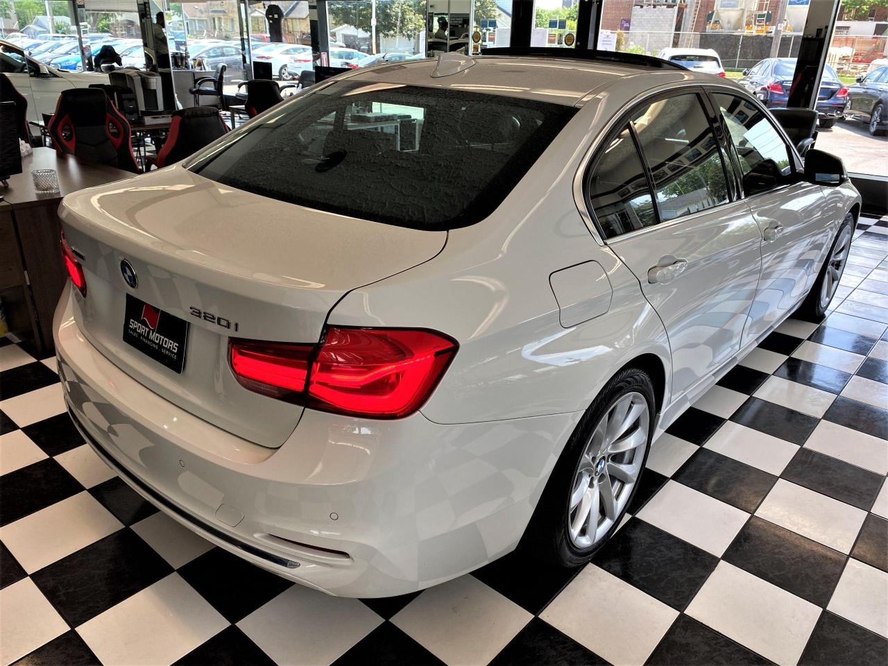2017 BMW 3 Series 320i xDrive+Camera+GPS+Sensors+Roof+CLEAN CARFAX - Photo #4