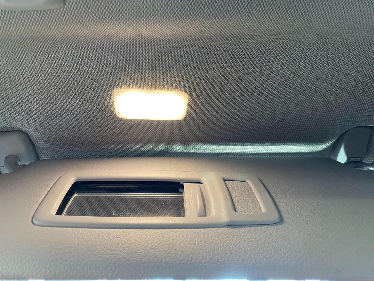 2017 BMW 3 Series 320i xDrive+Camera+GPS+Sensors+Roof+CLEAN CARFAX - Photo #48