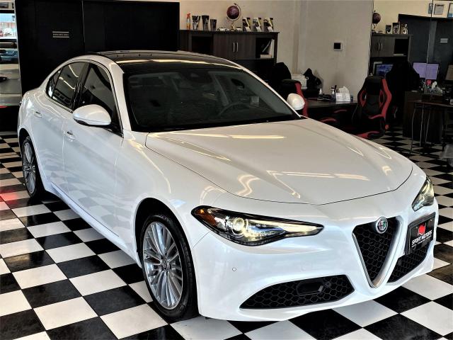 2017 Alfa Romeo Giulia Ti AWD+Camera+GPS+Lane Departure+Roof+CLEAN CARFAX Photo5