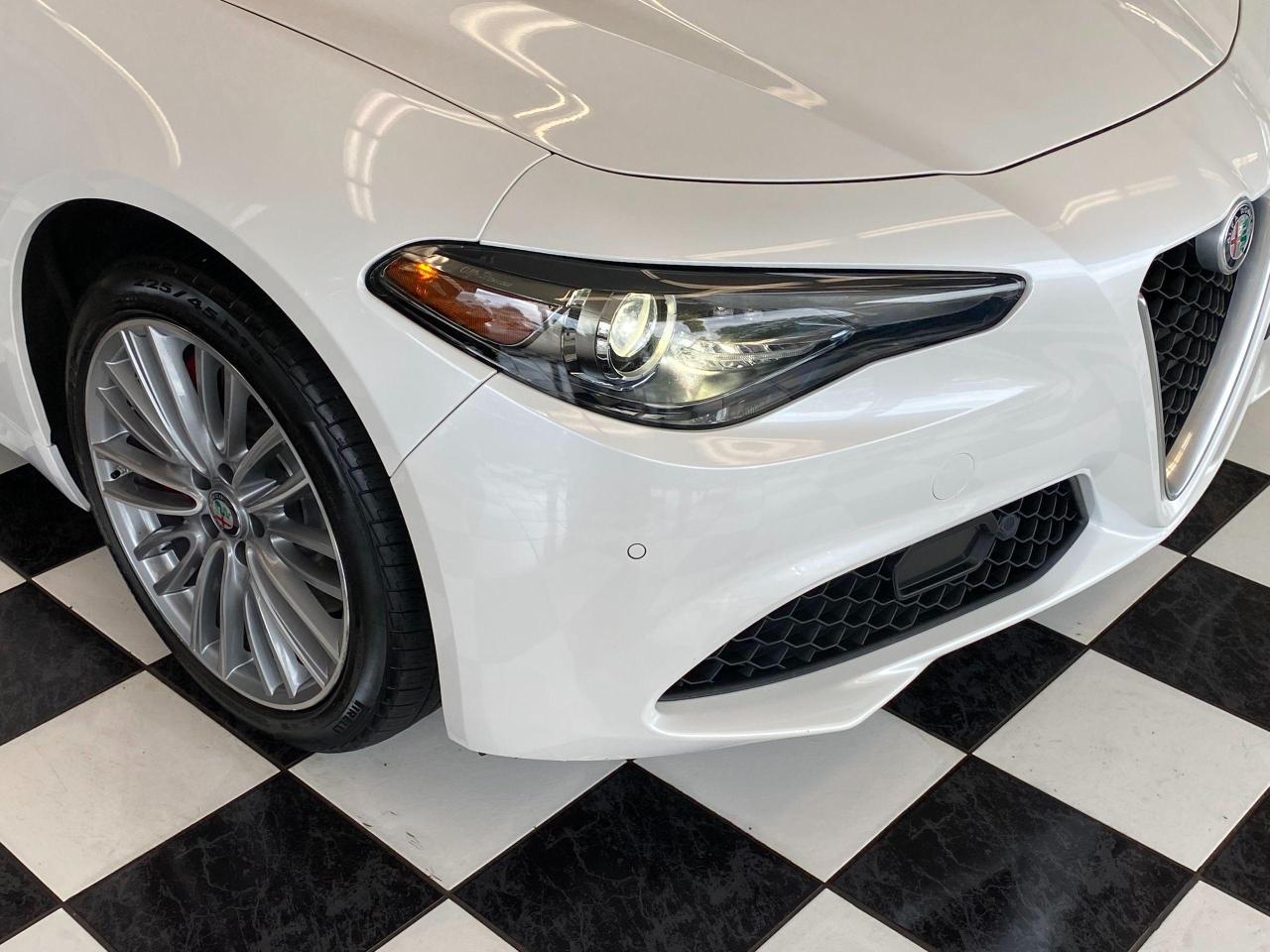 2017 Alfa Romeo Giulia Ti AWD+Camera+GPS+Lane Departure+Roof+CLEAN CARFAX Photo116