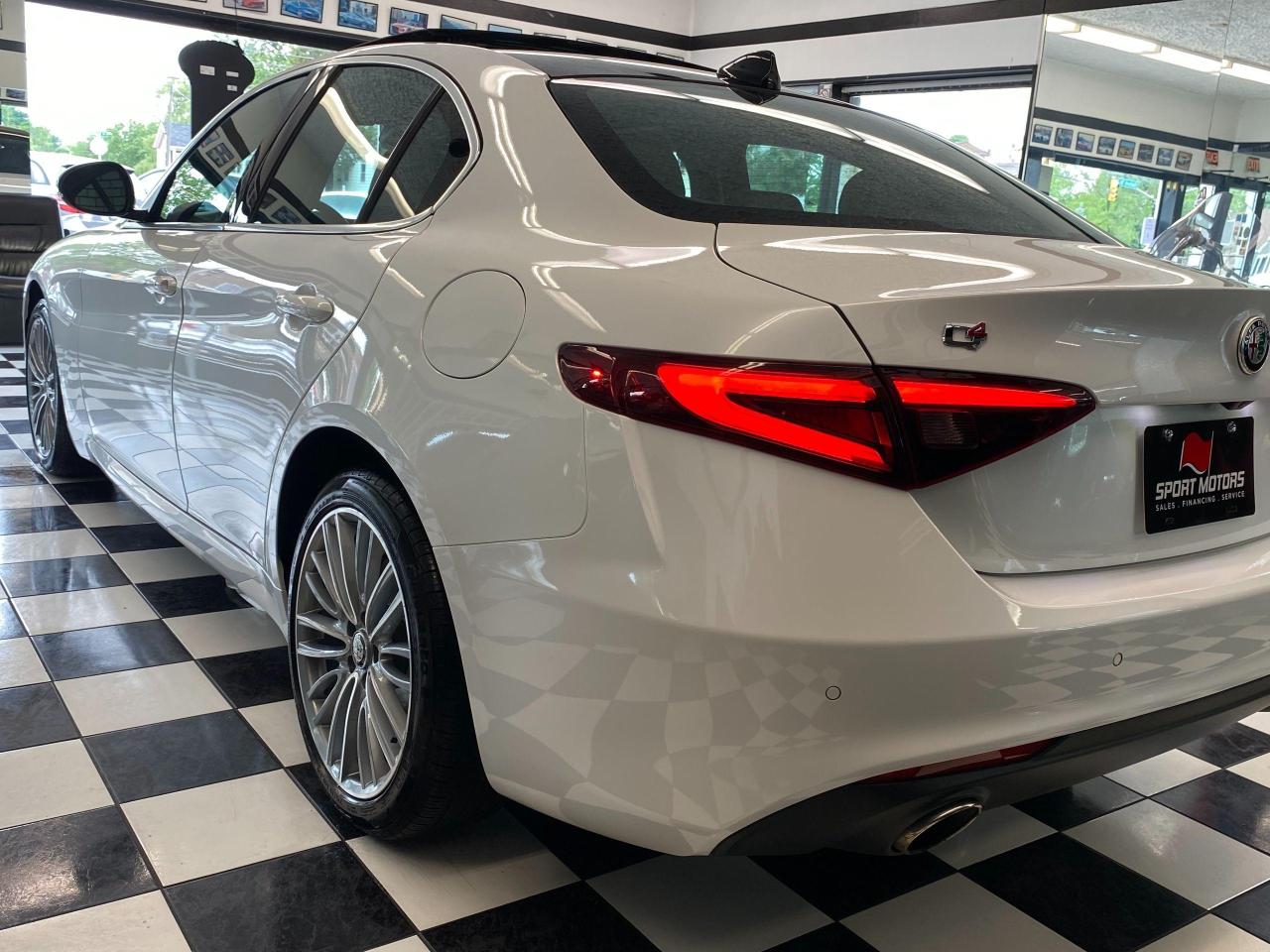 2017 Alfa Romeo Giulia Ti AWD+Camera+GPS+Lane Departure+Roof+CLEAN CARFAX Photo118