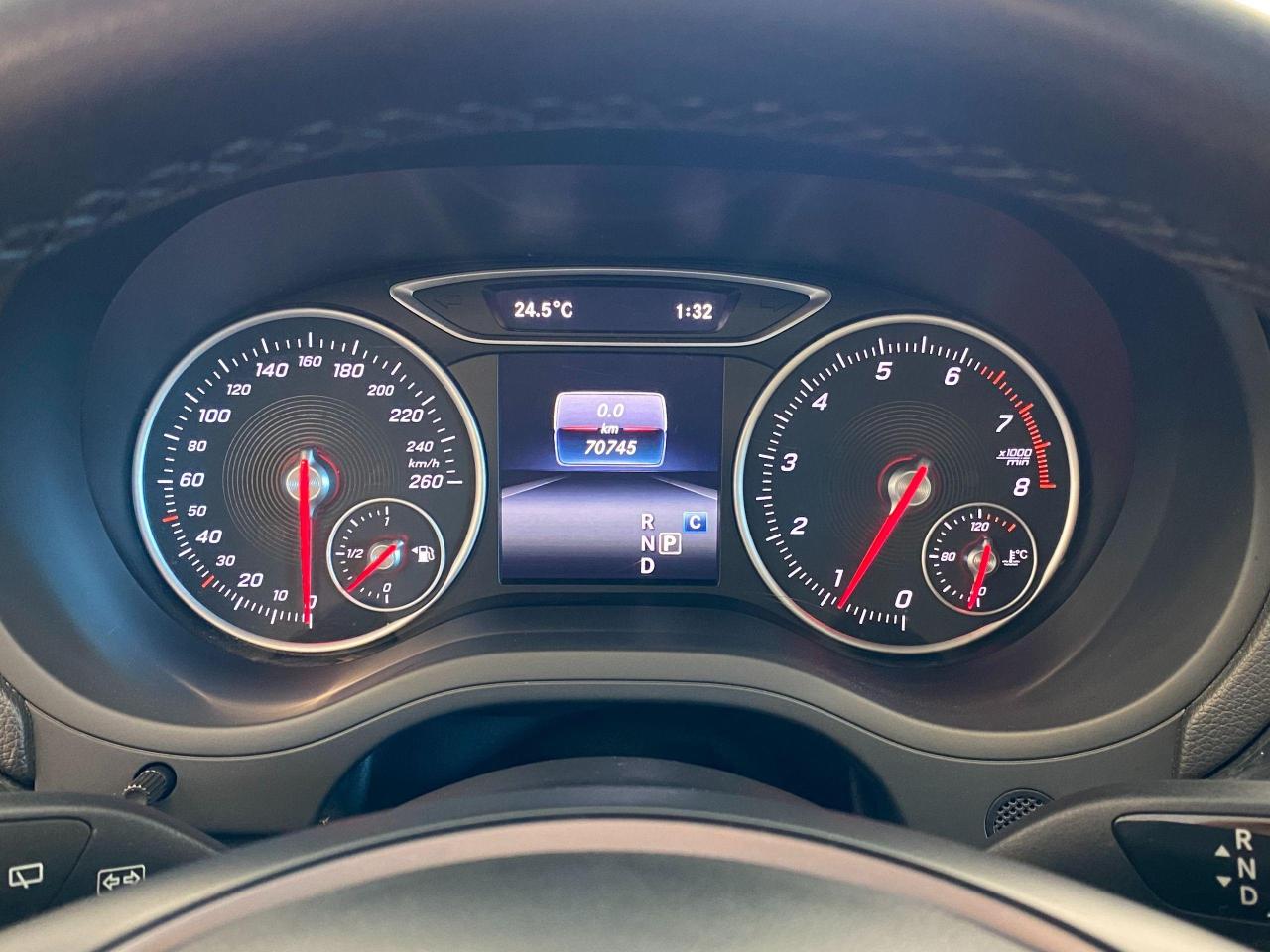 2017 Mercedes-Benz B-Class B250 4MATIC AWD+Camera+ApplePlay+Roof+CLEAN CARFAX - Photo #17