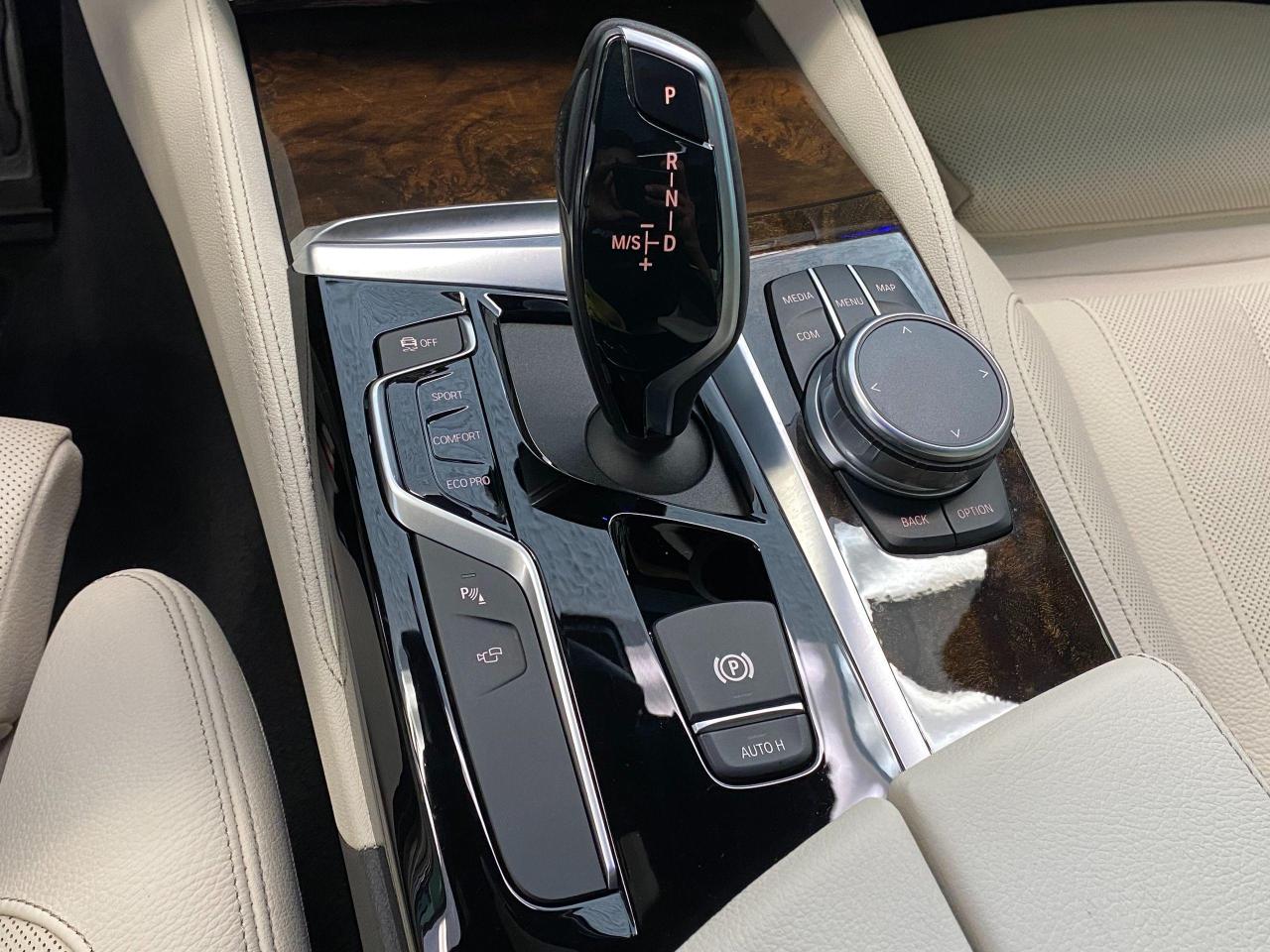 2019 BMW 5 Series 530i xDrive+AdaptiveCruise+CooledSeats+CLEANCARFAX - Photo #46