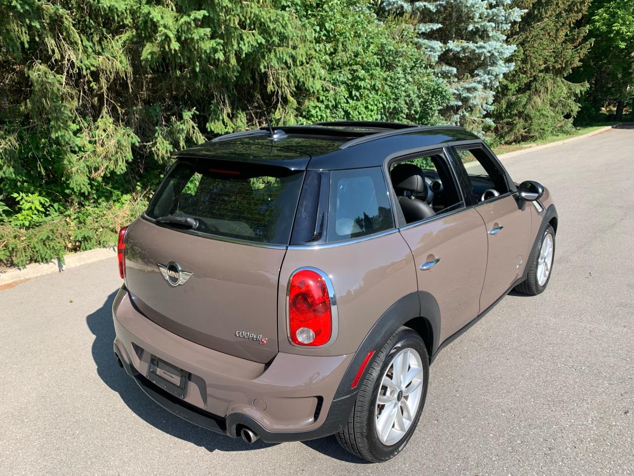 2011 MINI Cooper Countryman "S"-ALL4  (ALL WHEEL DRIVE) - ONLY 90,481 KMS.!!! - Photo #2