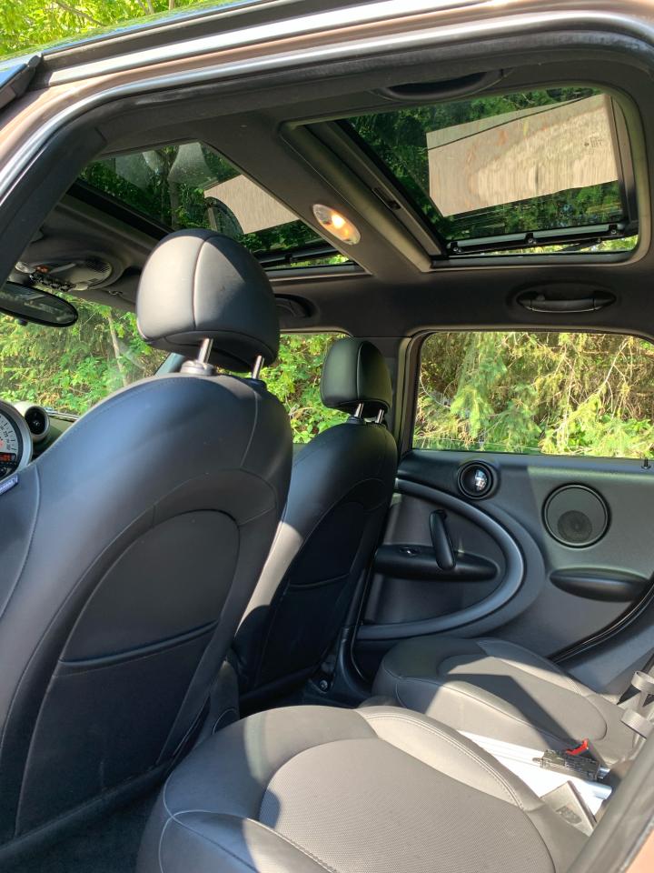 2011 MINI Cooper Countryman "S"-ALL4  (ALL WHEEL DRIVE) - ONLY 90,481 KMS.!!! Photo4