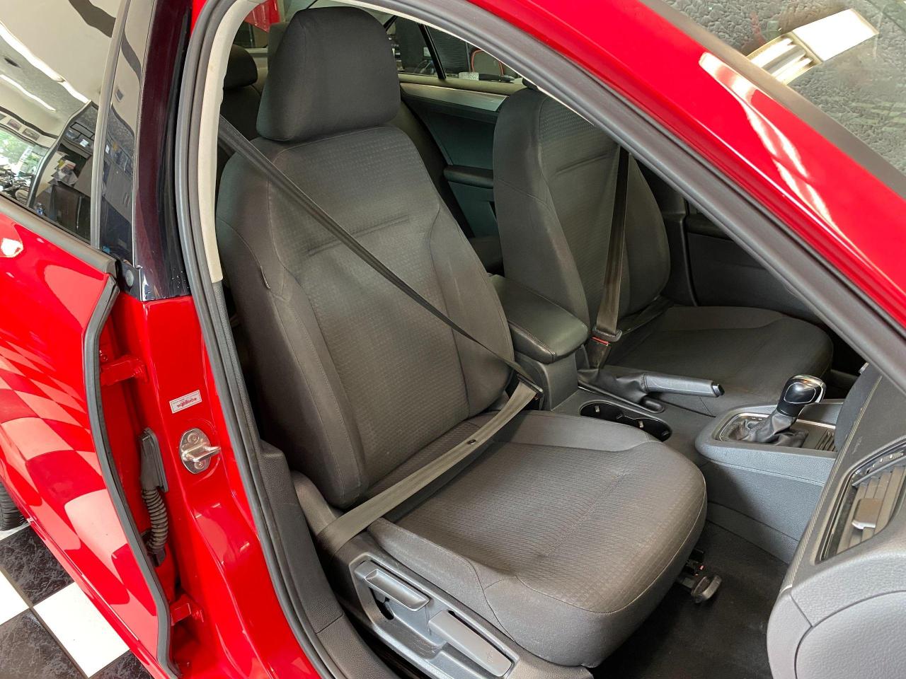 2016 Volkswagen Jetta Trendline+Camera+Heated Seats+New Brakes+Alloys+AC - Photo #22