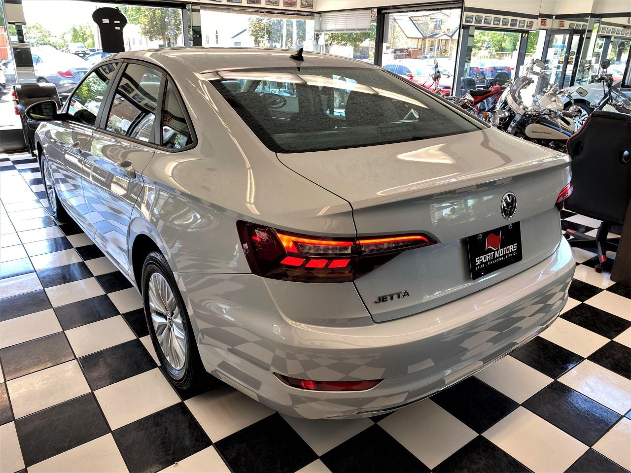 2019 Volkswagen Jetta Comfortline+ApplePlay+Camera+A/C+CLEAN CARFAX - Photo #2