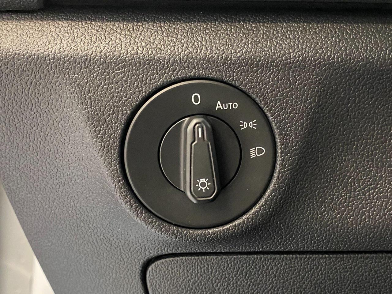 2019 Volkswagen Jetta Comfortline+ApplePlay+Camera+A/C+CLEAN CARFAX - Photo #52