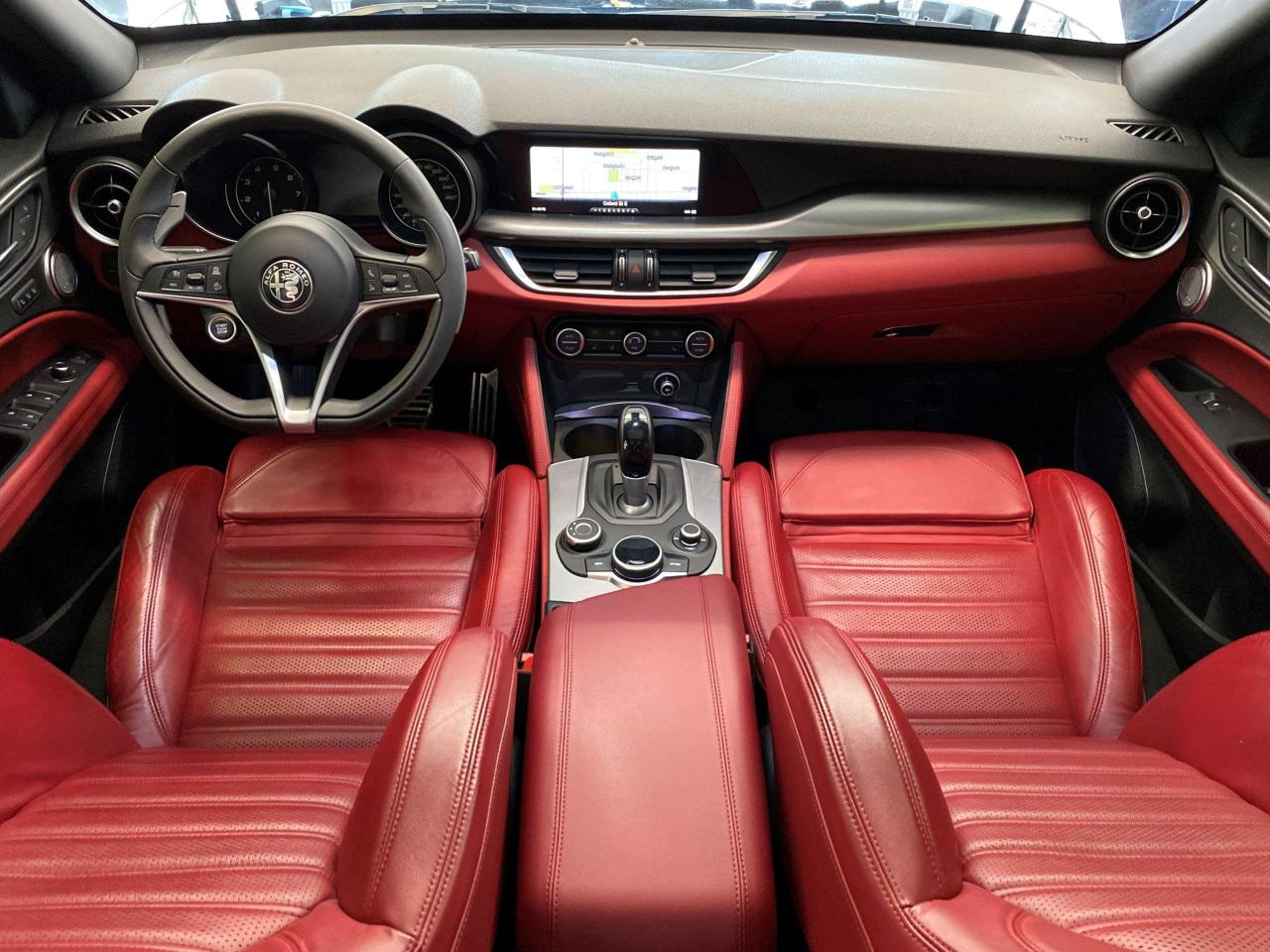 2018 Alfa Romeo Stelvio Ti Sport AWD+Assist PKG2+Roof+GPS+CLEAN CARFAX - Photo #8