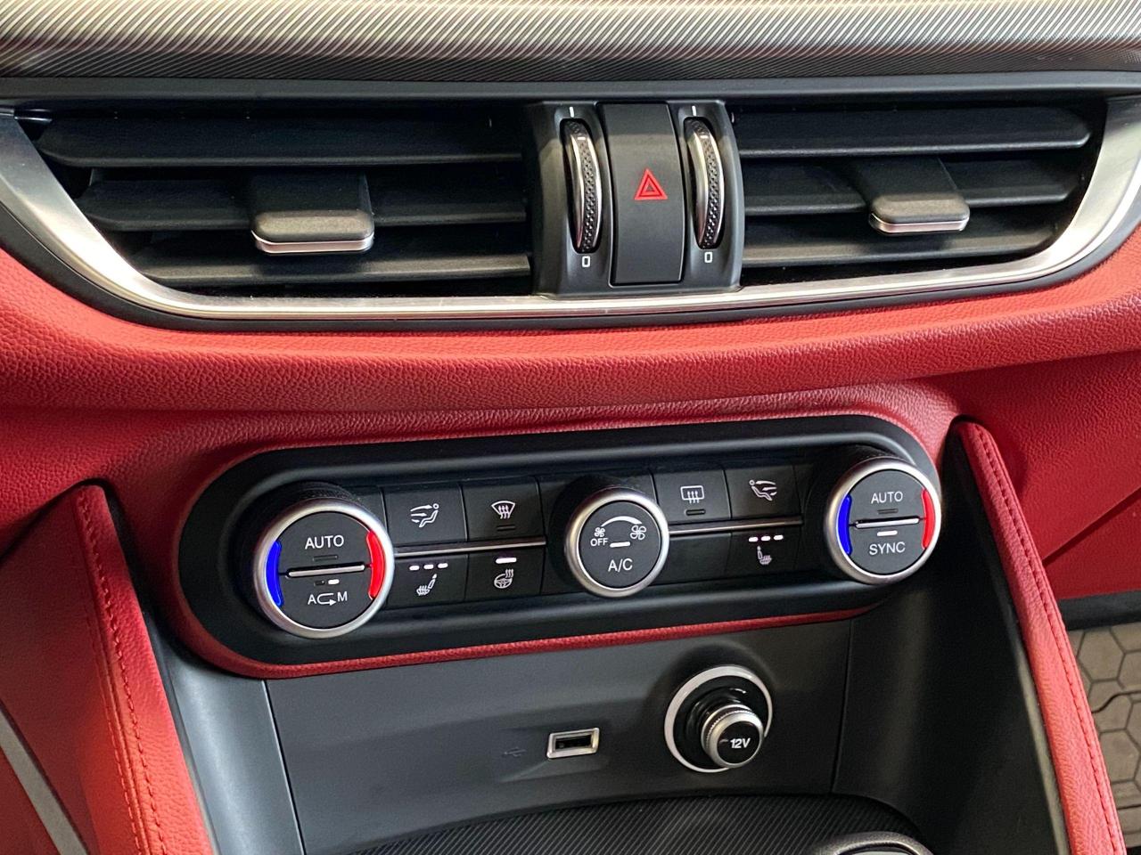 2018 Alfa Romeo Stelvio Ti Sport AWD+Assist PKG2+Roof+GPS+CLEAN CARFAX - Photo #47