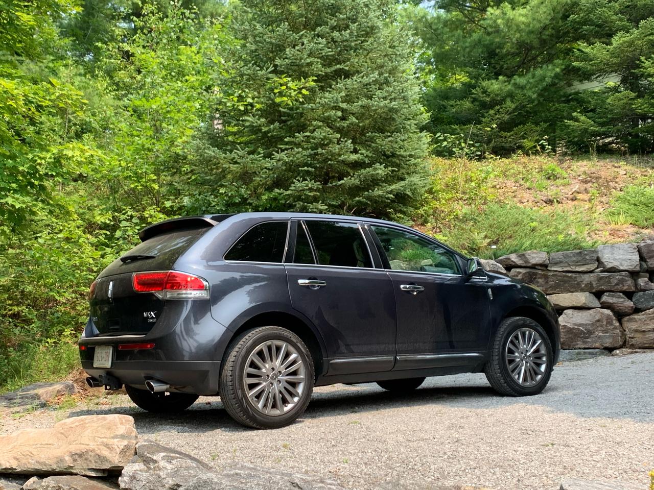 <p><span style=text-decoration: underline;><em><strong>2013 LINCOLN MKX (SAME AS FORD EDGE)- ALL WHEEL DRIVE - ONLY 130,770 KMS.!!!&nbsp; TOP OF THE LINE!! FULLY LOADED!</strong></em></span></p><p><em><strong>NO ACCIDENTS OR INSURANCE CLAIMS!! CLEAN CARFAX HISTORY REPORT.</strong></em></p><p>METICULOUSLY/EXCLUSIVELY SERVICED AT THE LINCOLN (FORD) DEALER!!! JUST SERVICED AT LINCOLN DEALER ON MAY 5, 2021!!! SERVICE RECORDS AVAILABLE FOR VIEWING!!!</p><p><em><strong>LOCAL ONTARIO VEHICLE - NON SMOKER!</strong></em></p><p>FULLY LOADED!! ALL-WHEEL-DRIVE, V6&nbsp; ENGINE, GPS/NAVIGATION, PANORAMIC DUAL GLASS ROOF, POWER TAILGATE, BACK-UP CAMERA, LEATHER INTERIOR WITH AIR COOLED AND HEATED POWER SEATS, PROXITY/KEYLESS ENTRY/PUSH BUTTON START, REMOTE STARTER, HEATED STEERING WHEEL, AUTOMATIC TRANSMISSION, POWER TAIL GATE, BLUETOOTH, DUAL CLIMATE CONTROL,​ CRUISE CONTROL,​ FOG LIGHTS,​ ABS, PREMIUM SOUND SYSTEM,​ ALLOY WHEELS,​ REMOTE CAR STARTER, AND MUCH MORE! TOO MUCH TO LIST!!</p><p><span style=text-decoration: underline;><em><strong>CLICK ON CARFAX LINK, BELOW, TO VIEW FREE CARFAX REPORT (AND FULL LINCOLN DEALER SERVICE HISTORY):</strong></em></span></p><p><a href=https://vhr.carfax.ca/?id=S9hCSlkuCbNn1WDBsp4o8UUjbPN5QQ+3>https://vhr.carfax.ca/?id=S9hCSlkuCbNn1WDBsp4o8UUjbPN5QQ+3</a></p><p><em style=text-decoration: underline; font-size: 1em;><strong>THE FOLLOWING FEATURES LISTED BELOW ARE ALL INCLUDED IN THE SELLING PRICE:</strong></em></p><p>***CLEAN CARFAX HISTORY REPORT - NO ACCIDENTS OR INSURANCE CLAIMS!</p><p>***ALL ORIGINAL MANUALS AND BOOKS&nbsp;</p><p>***2 PORXIMITY KEYS WITH KEYKESS REMOTE-PUSH BUTTON START</p><p>&nbsp;<span style=font-size: 1em;>HST, LICENCE FEE, AND OMVIC FEE ($10.00) ARE EXTRA.&nbsp;</span></p><p>&nbsp;</p><p><span style=font-size: 1em;><strong>*****AT THIS PRICE (BEING SOLD AS-IS /NOT CERTIFED)***** </strong>This vehicle is being sold &ldquo;as is,&rdquo; unfit, not e-tested and is not represented as being in road worthy condition, mechanically sound or maintained at any guaranteed level of quality. The vehicle may not be fit for use as a means of transportation and may require substantial repairs at the purchasers expense.</span></p><p>PLEASE FEEL FREE TO BRING ALONG YOUR TECHNICIAN TO INSPECT, AND TEST DRIVE, THIS LINCOLN MKX (FORD EDGE) FOR A PRE-PURCHASE INSPECTION.</p><p>NO OTHER (HIDDEN) FEES EVER!&nbsp;</p><p>&nbsp;</p><p><em style=text-decoration: underline; font-size: 1em;><strong>*****PLEASE CALL 416-274-AUTO (2886) TO SCHEDULE AN APPOINTMENT AND TO ENSURE THIS VEHICLE IS STILL AVAILABLE,&nbsp; AND IS ON-SITE*****.&nbsp;</strong></em></p><p><em><strong>RICHSTONE FINE CARS INC.&nbsp;</strong></em></p><p><em><strong>855 ALNESS STREET,​ UNIT 17&nbsp;</strong></em></p><p><em><strong>TORONTO,​ ONTARIO&nbsp;</strong></em></p><p><em><strong>M3J 2X3&nbsp;</strong></em></p><p><em><strong>416-274-AUTO (2886)</strong></em></p><p>&nbsp;</p><p>WE ARE AN OMVIC CERTIFIED (REGISTERED) DEALER AND PROUD MEMBER OF THE UCDA.&nbsp;</p><p>SERVING TORONTO,​ GTA AND CANADA SINCE 2000!!&nbsp;</p><p>WE CAN ALSO ASSIST IN OUT OF PROVINCE PURCHASES,​ AS WELL.</p>