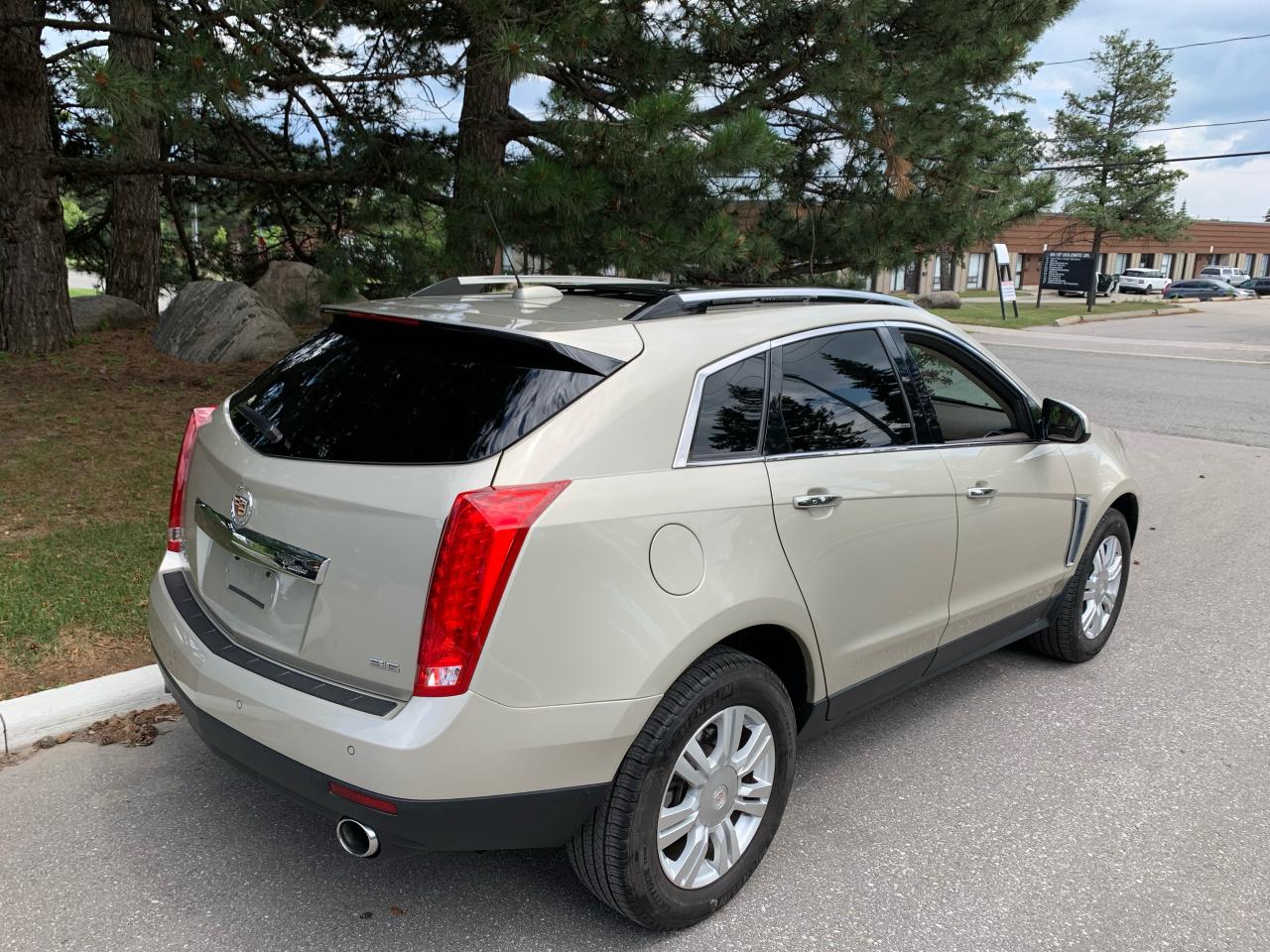 2015 Cadillac SRX LUXURY-ONLY 31,474 KMS!! 1 SENIOR OWNER! NO CLAIMS - Photo #2