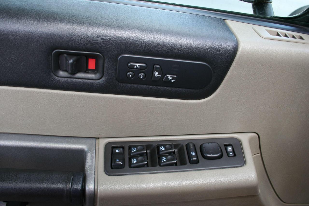 2003 Hummer H2  Photo