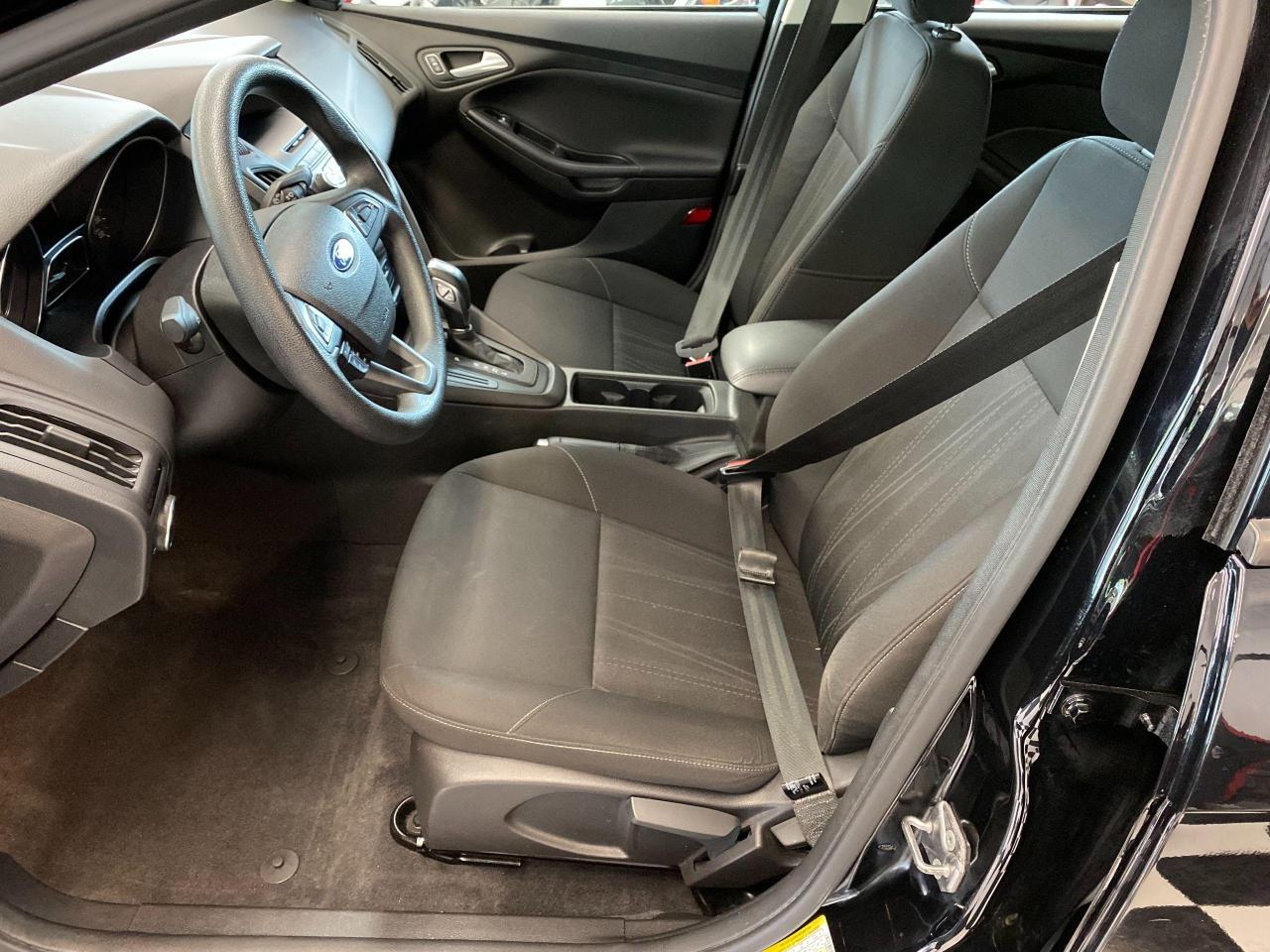 2016 Ford Focus SE+Camera+Bluetooth+A/C+Cruise+CLEAN CARFAX - Photo #16