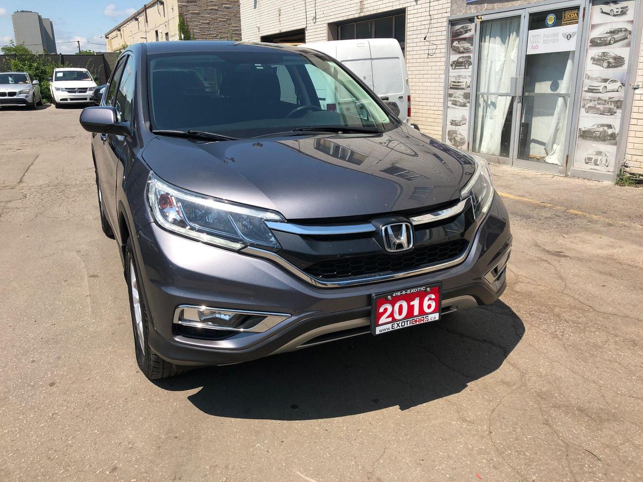 2016 Honda CR-V SE AWD • Push Button Start • No Accidents - Photo #1